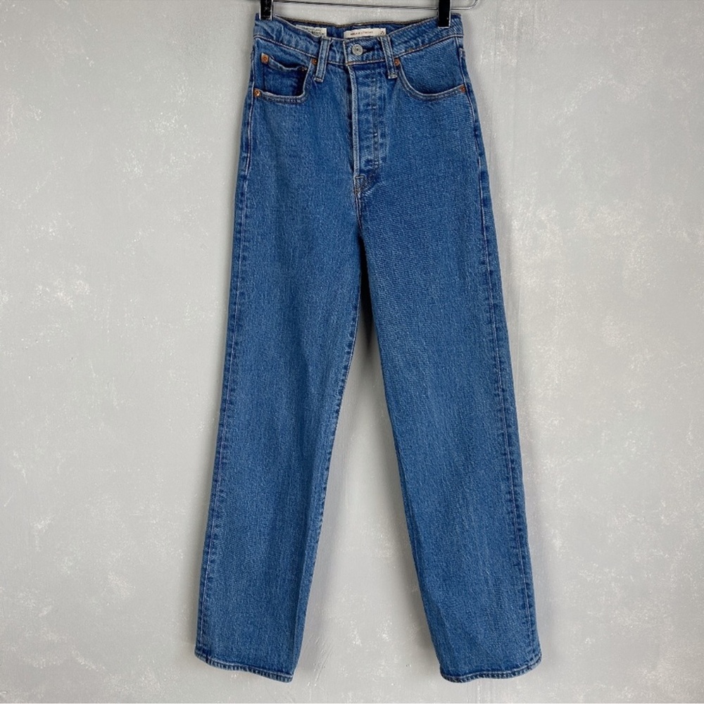 Levi's premium women's size 25 ribcage straight jeans blue medium wash